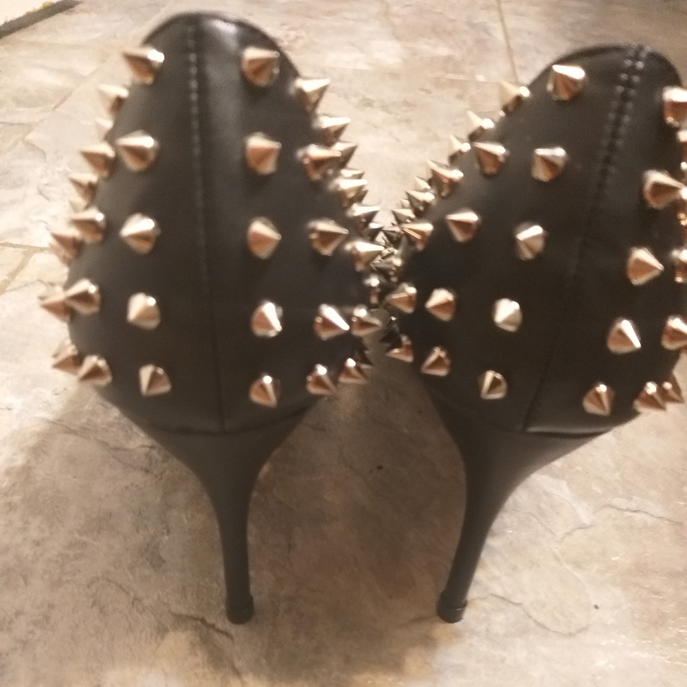 black spike 3inch heel *new*